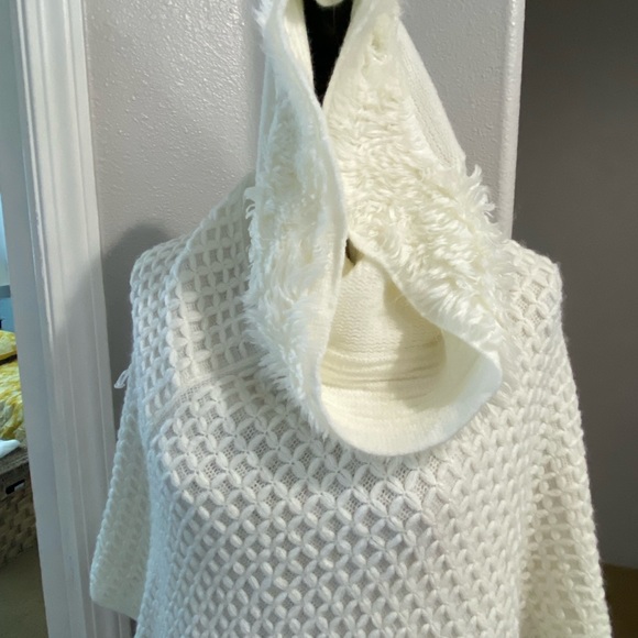 Jackets & Blazers - ‼️SALE ‼️ white poncho. NEW WITH TAGS